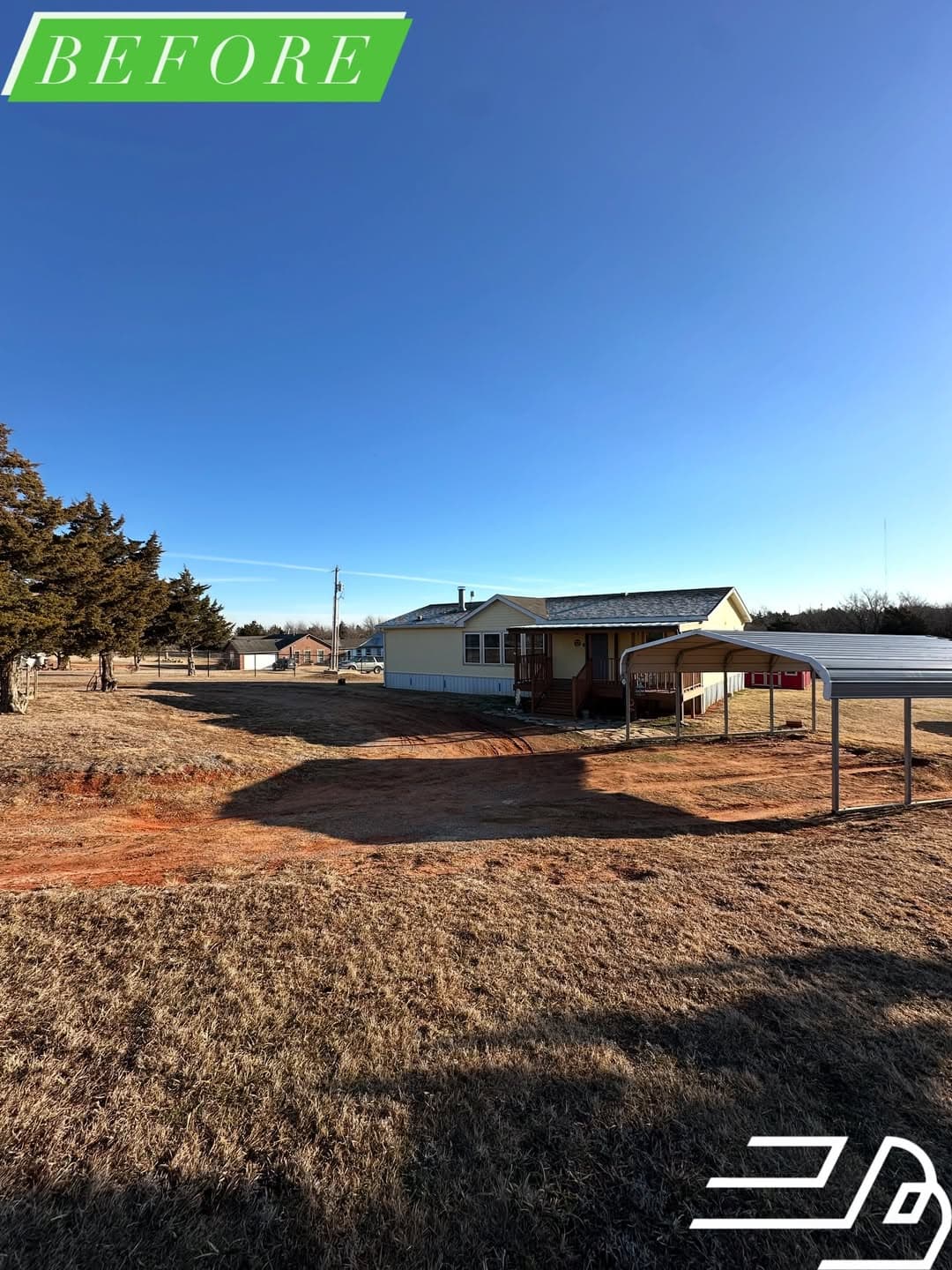 Propiedad rural en Oklahoma antes de que se entregara y esparciera la grava, con el suelo lleno de surcos